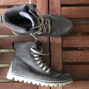 Women’s lace up Grey Timberland trail boot